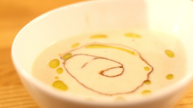 マディラ風味のゴボウのスープ
